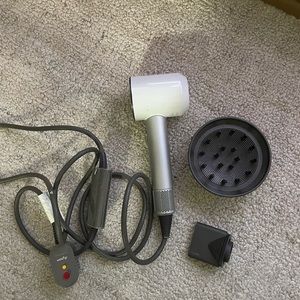 Dyson supersonic hair dryer